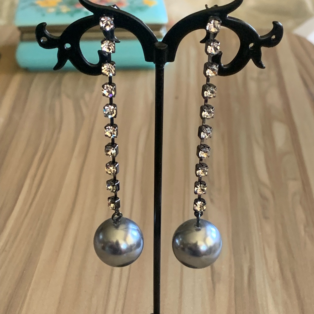 Avon Glam Star 218 Dangle Earrings 10$